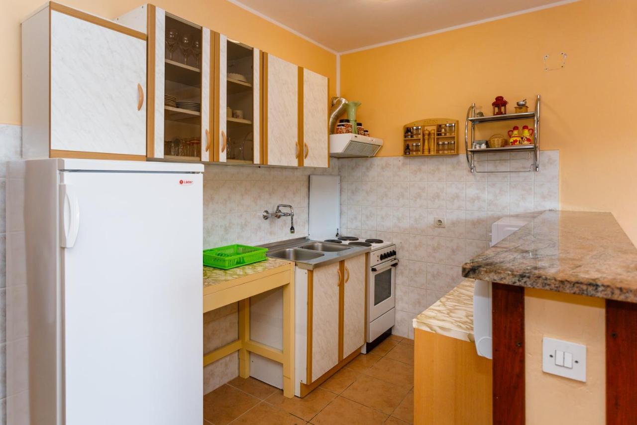 Apartments With A Parking Space Kornic, Krk - 5306 Екстериор снимка