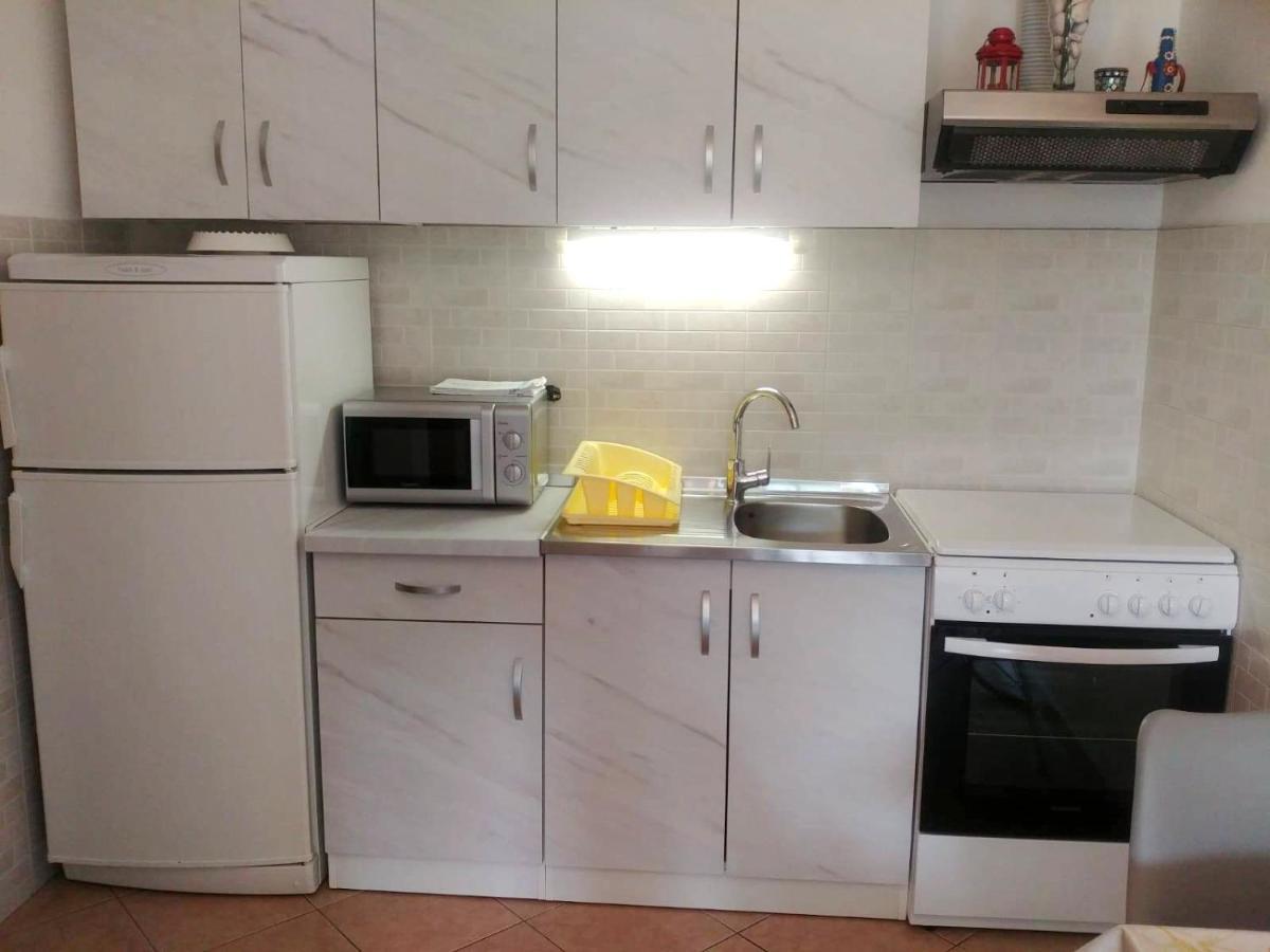 Apartments With A Parking Space Kornic, Krk - 5306 Екстериор снимка