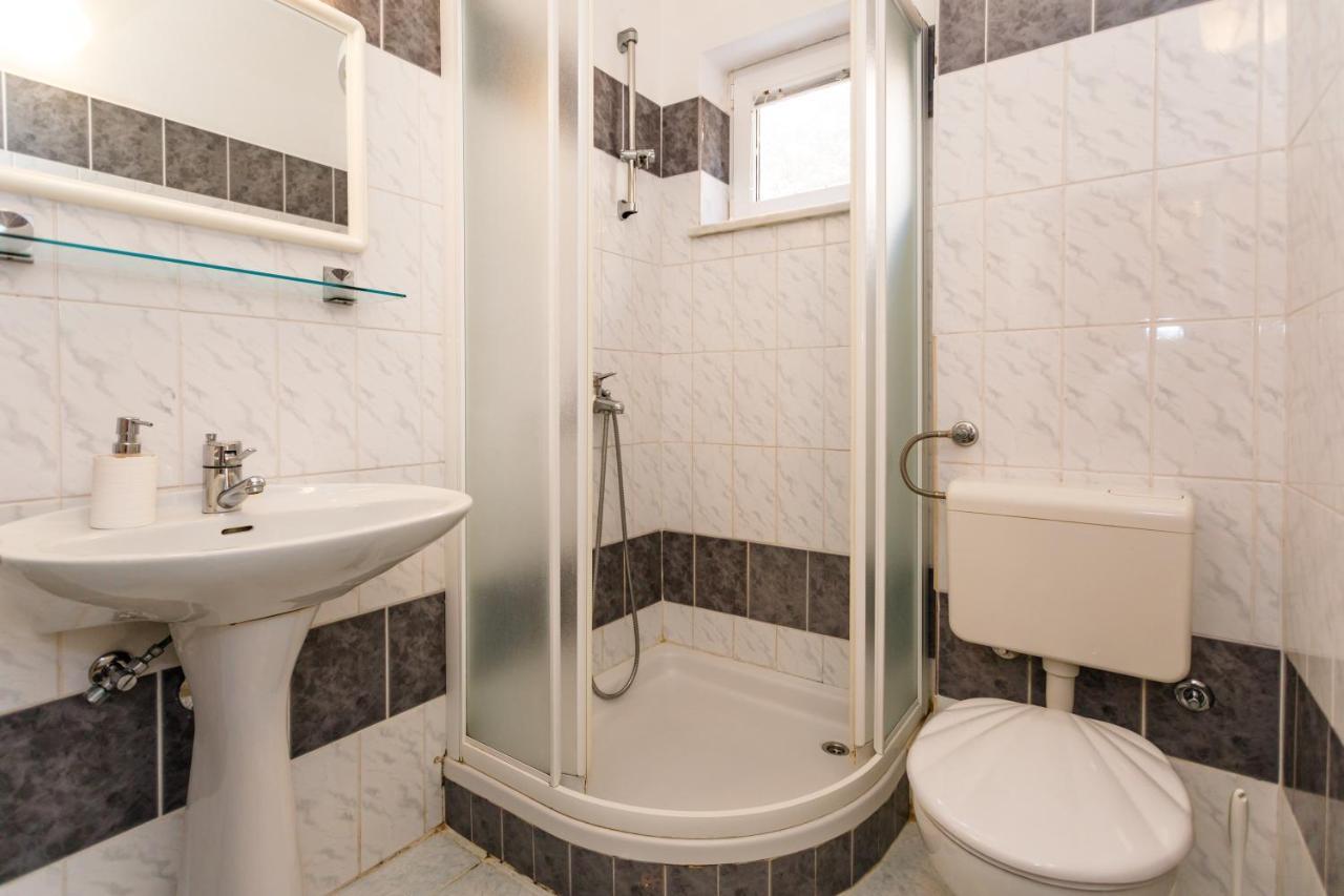 Apartments With A Parking Space Kornic, Krk - 5306 Екстериор снимка