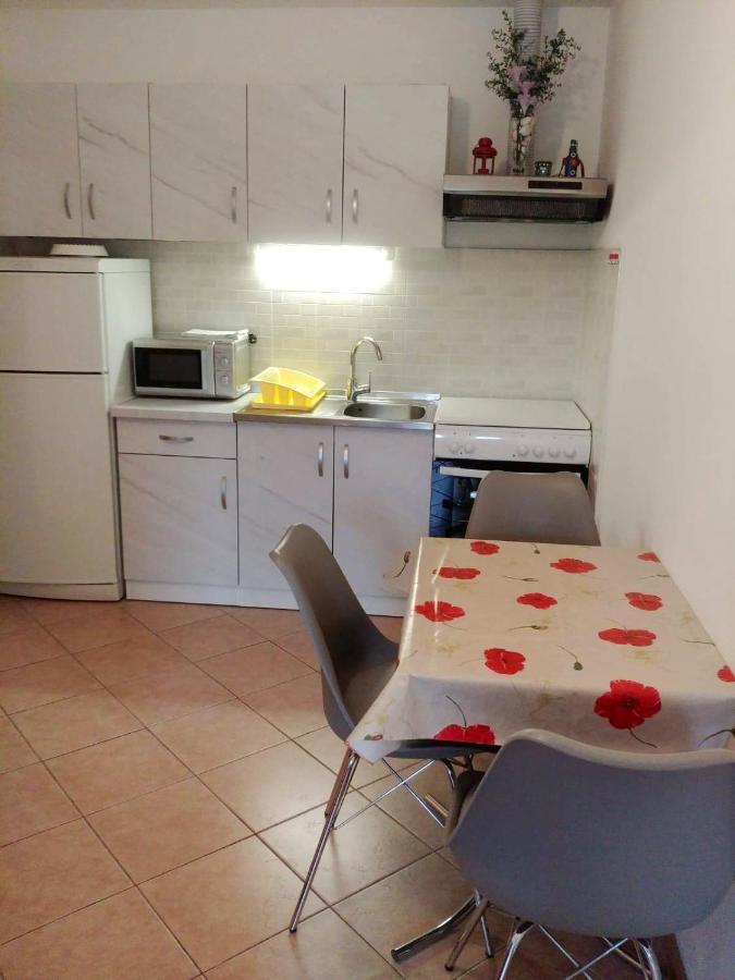 Apartments With A Parking Space Kornic, Krk - 5306 Екстериор снимка