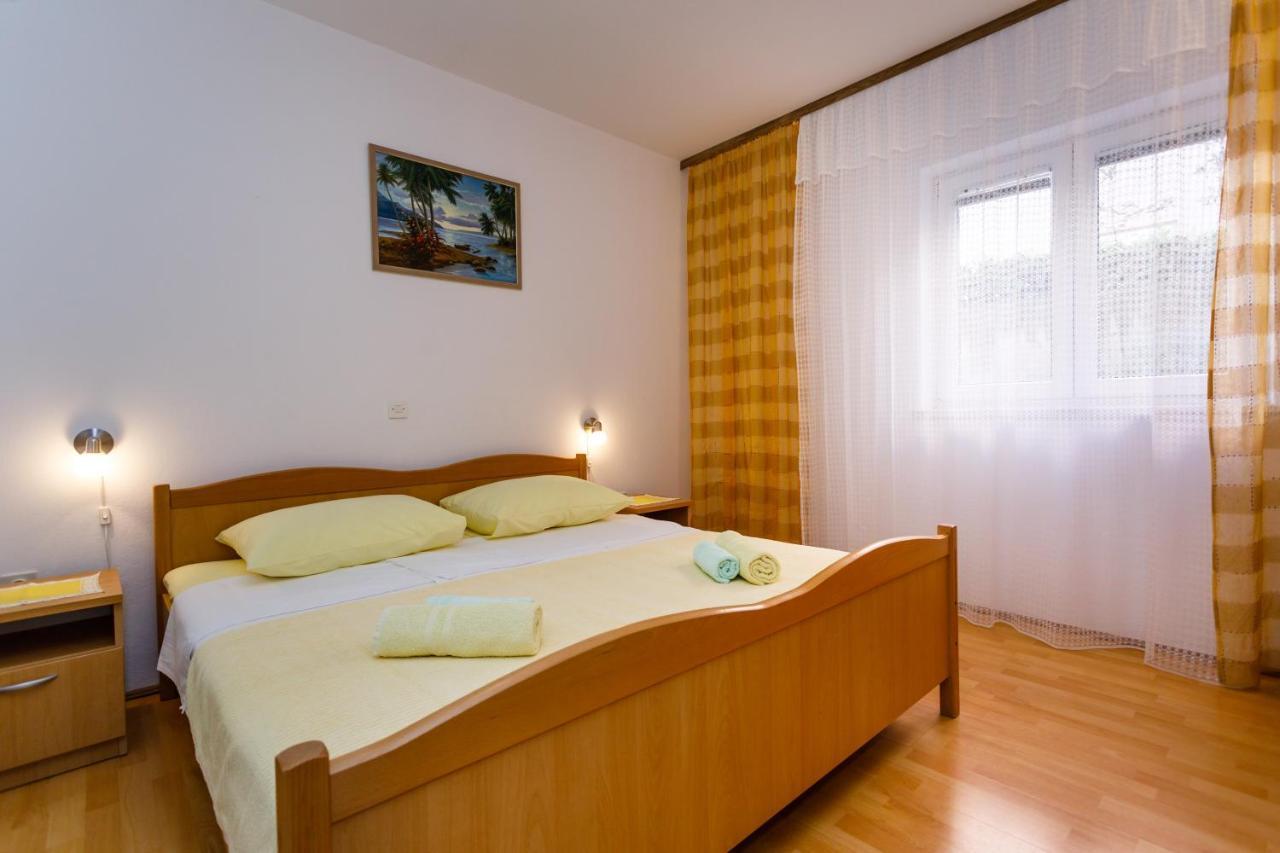 Apartments With A Parking Space Kornic, Krk - 5306 Екстериор снимка