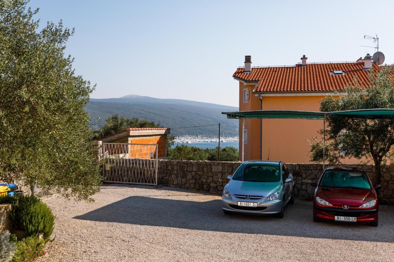 Apartments With A Parking Space Kornic, Krk - 5306 Екстериор снимка