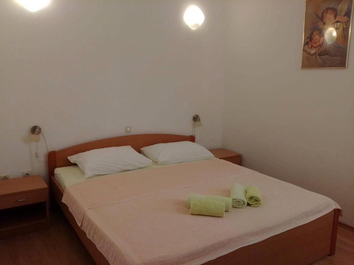 Apartments With A Parking Space Kornic, Krk - 5306 Екстериор снимка